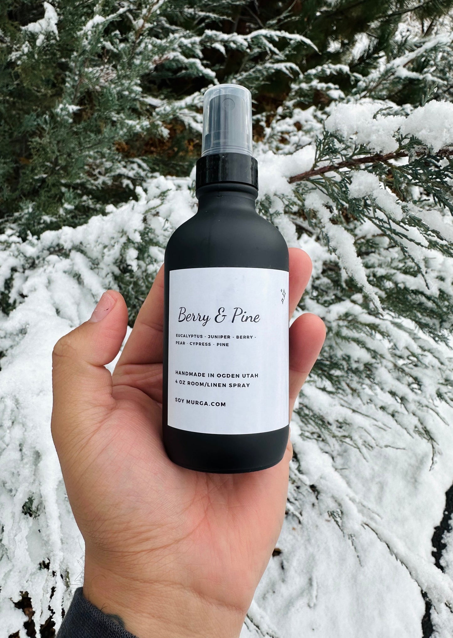 Berry & Pine – 4oz Room + Linen Spray