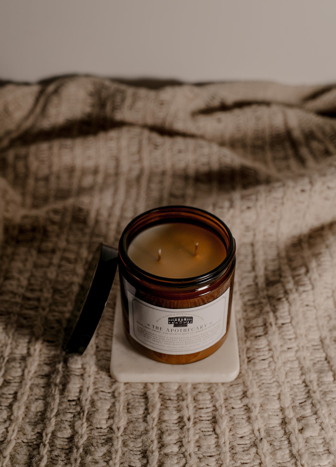 🧪 The Apothecary – 14oz Soy Candle (Double Wick)